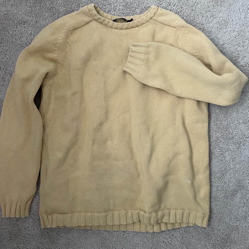 Light yellow sweater